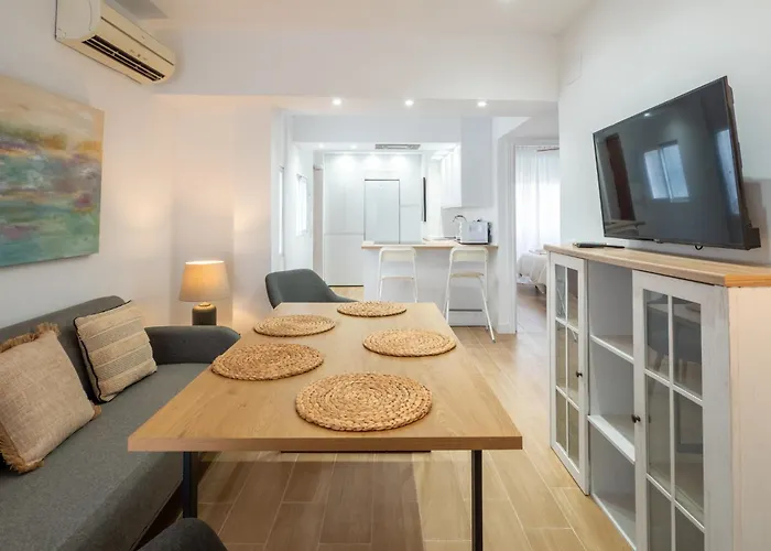 Bhost - Hinojo Cordova